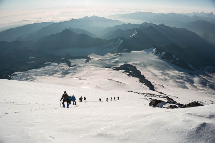驕傲！山美股份歐洲員工勇攀歐洲第一峰-厄爾布魯士峰