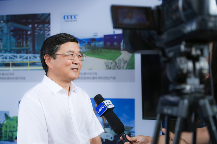 山美股份董事長楊安民接受中國教育電視臺采訪，談建筑垃圾資源化處理