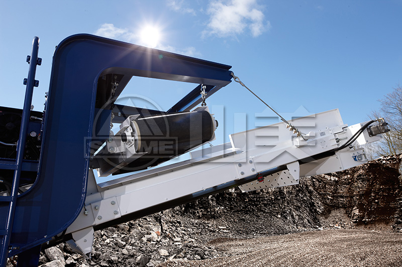 履帶式移動(dòng)破碎機(jī)對比輪胎式移動(dòng)破碎機(jī)有什么優(yōu)勢？