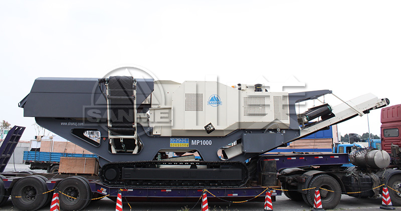 與傳統(tǒng)的固定式破碎機(jī)相比，移動(dòng)破碎站有哪些特點(diǎn)？