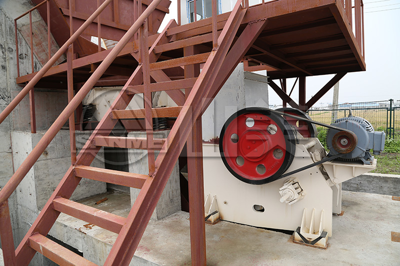 如何減少顎式破碎機(jī)在使用過程中產(chǎn)生的噪音？