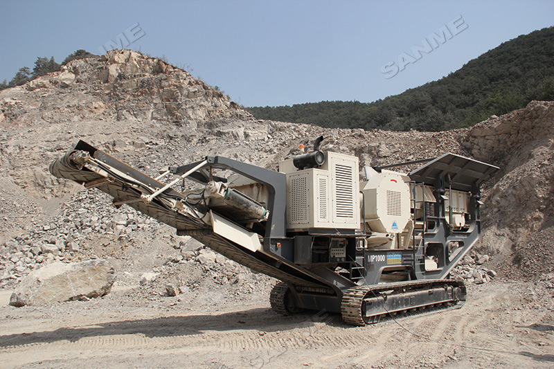 碎石生產(chǎn)線應(yīng)該選擇固定式還是移動(dòng)式？